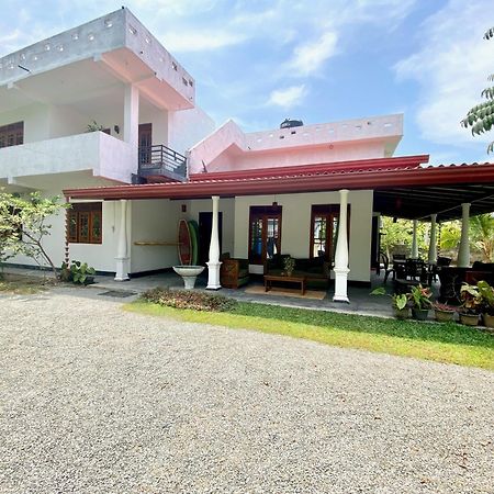 Makai Surf House Otel Ahangama Dış mekan fotoğraf