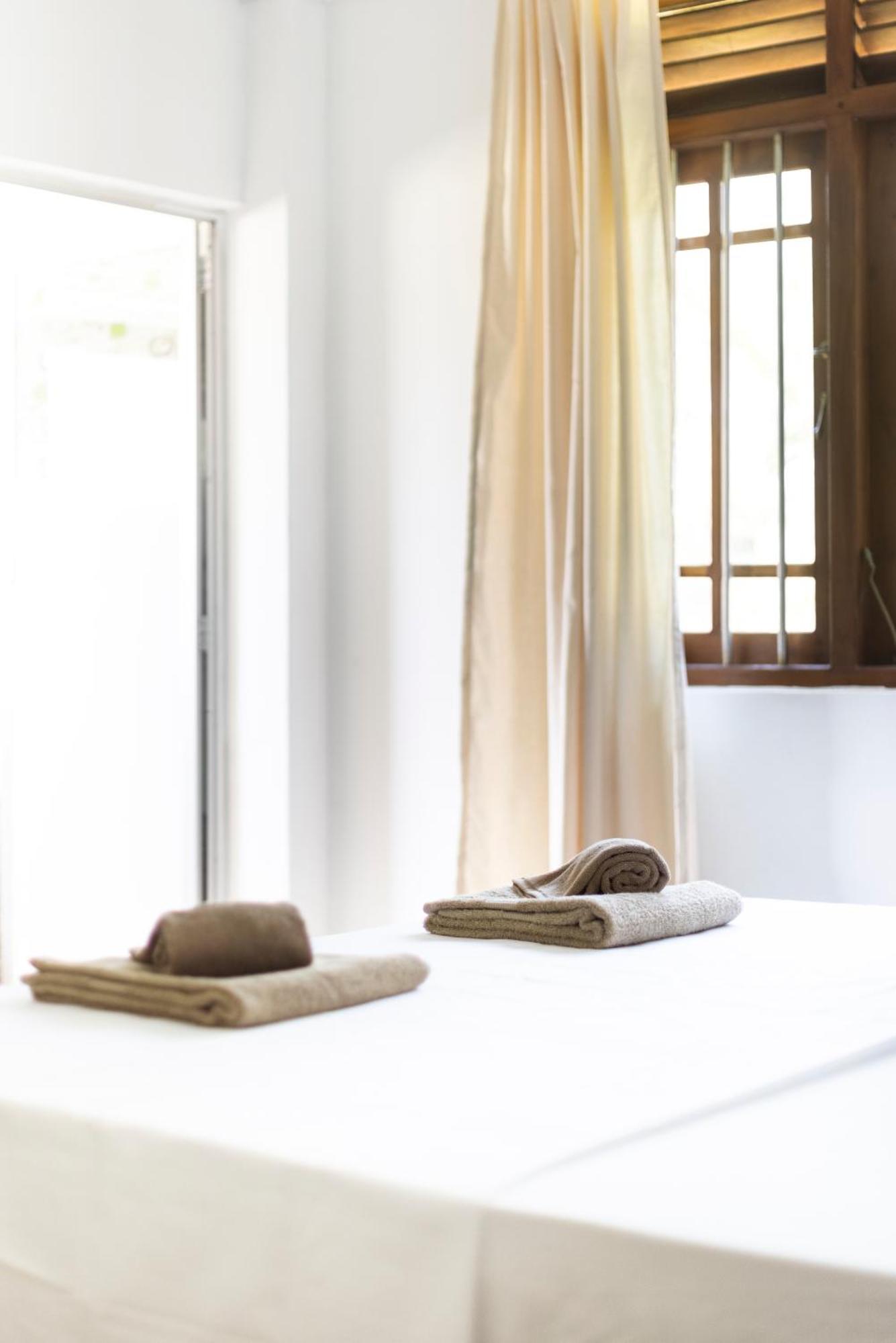 Makai Surf House Otel Ahangama Dış mekan fotoğraf