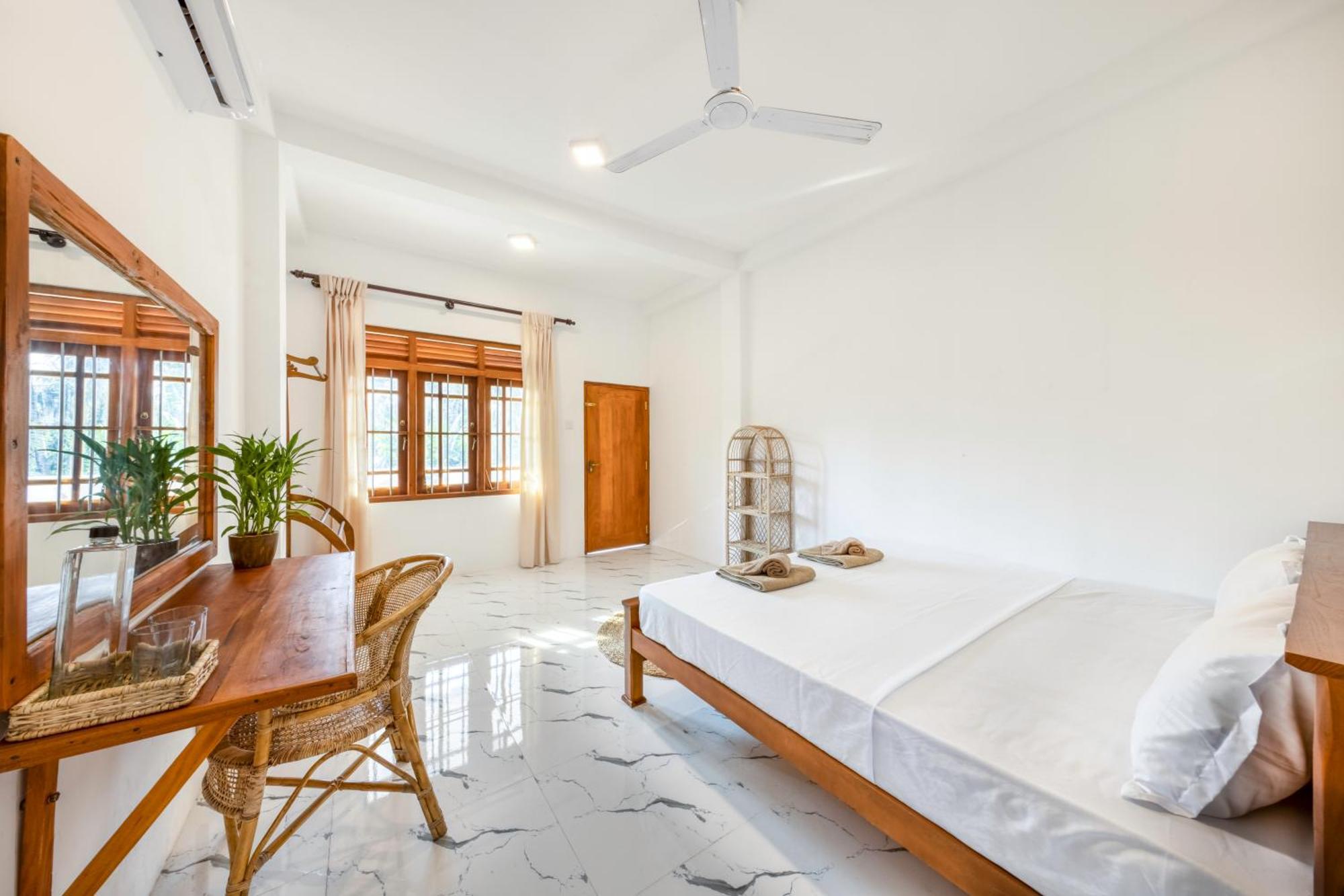 Makai Surf House Otel Ahangama Dış mekan fotoğraf