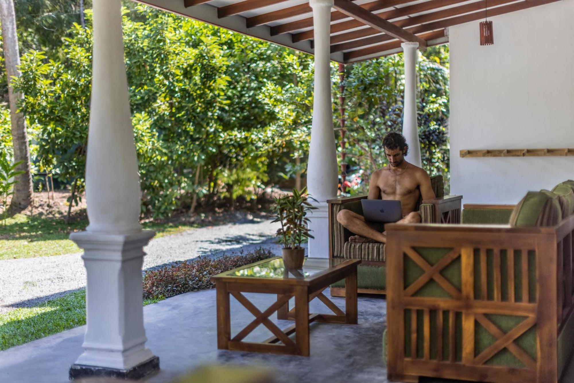 Makai Surf House Otel Ahangama Dış mekan fotoğraf