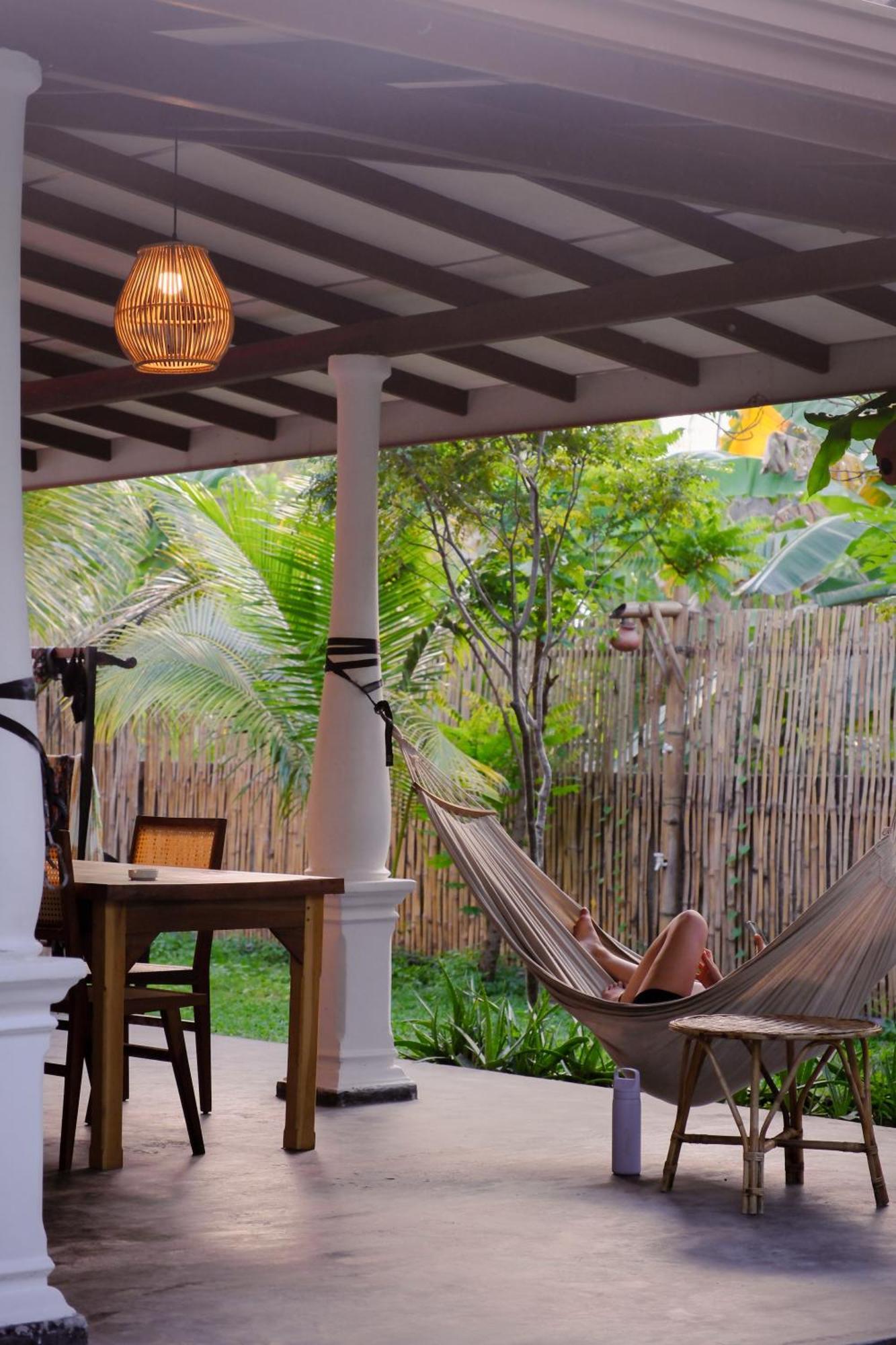 Makai Surf House Otel Ahangama Dış mekan fotoğraf